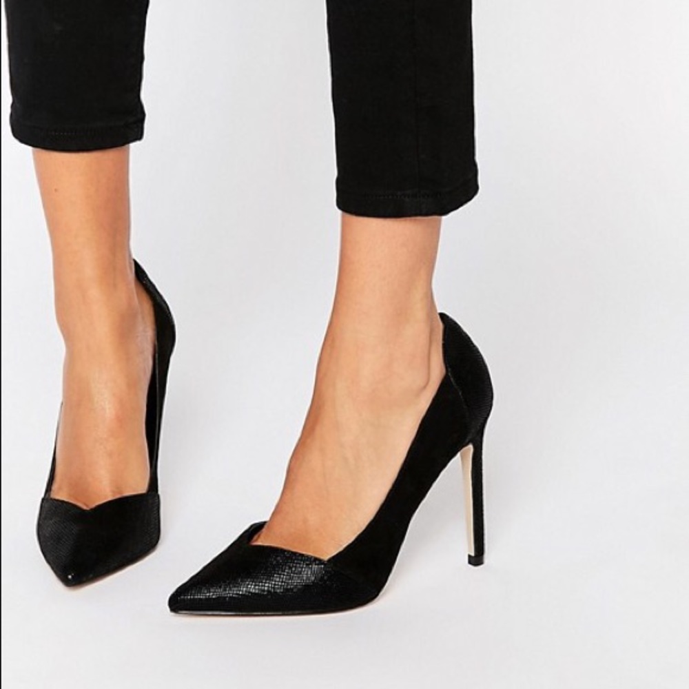 Black Pointed High Heels